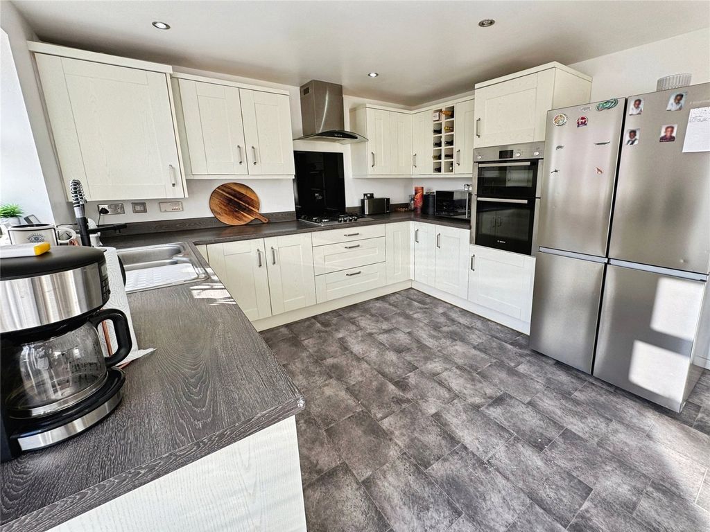 Property photo 2 of 20 Picture No. 10