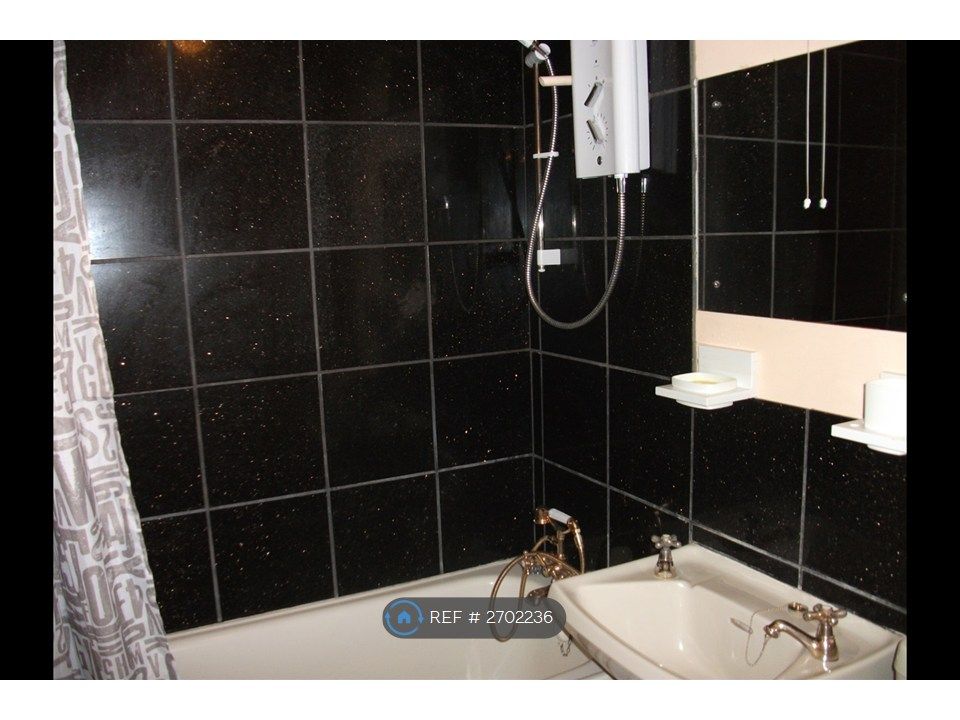 Property photo 1 of 8 Mira Electric Shower
