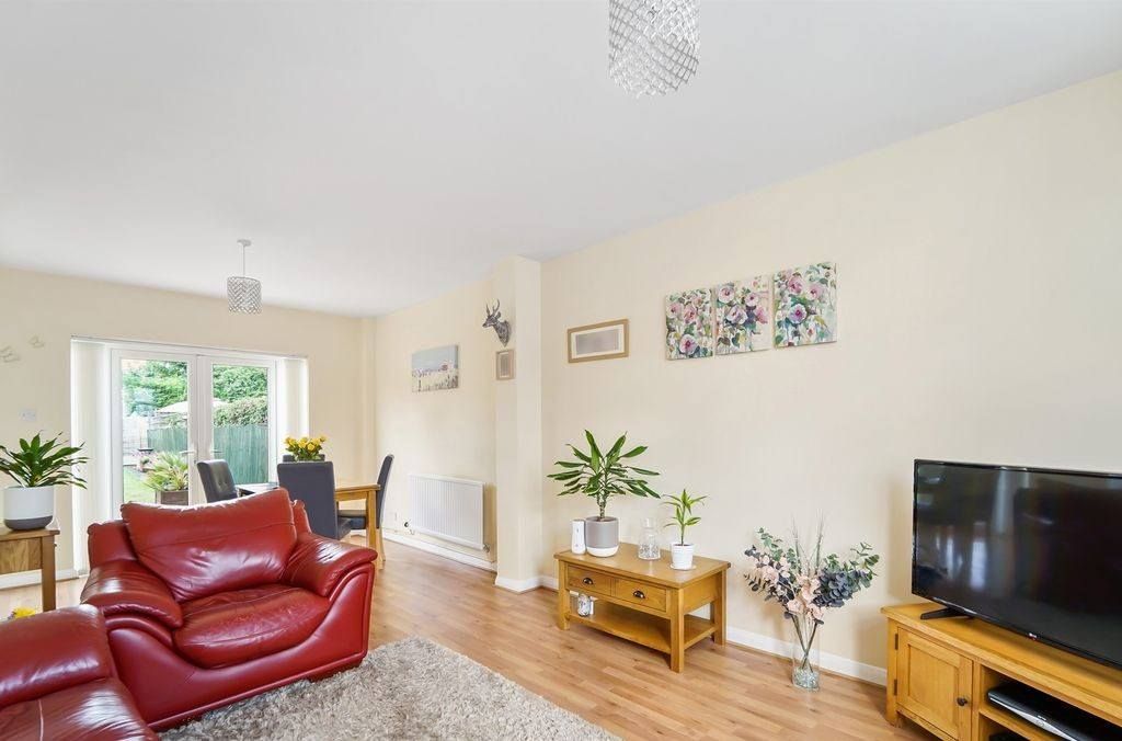 Property photo 2 of 8 Gallery