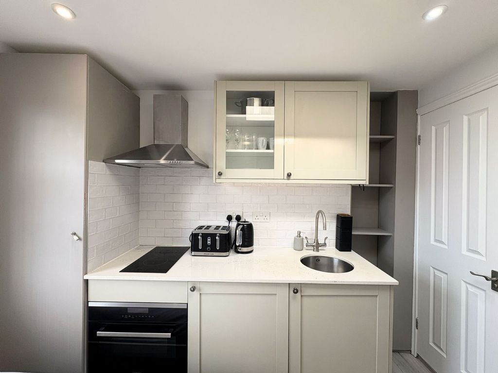 Property photo 2 of 7 Picture No. 06