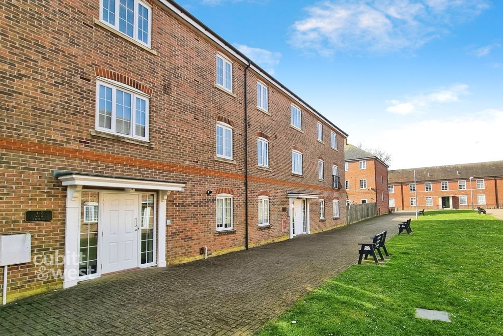 Property photo 1 of 11 E1435c70-20250308...