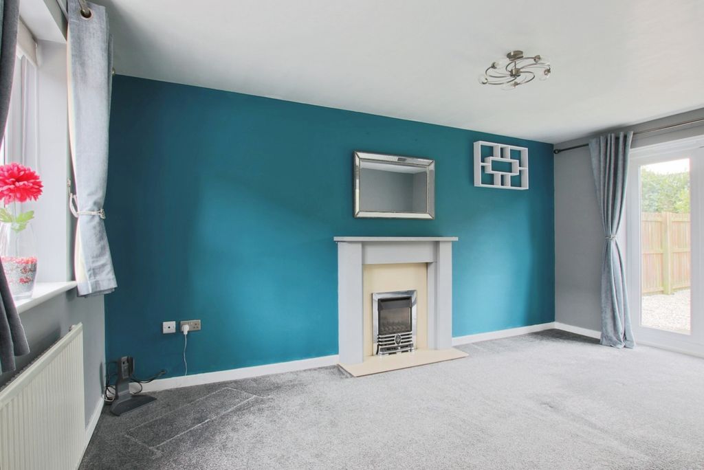 Property photo 2 of 17 3902046