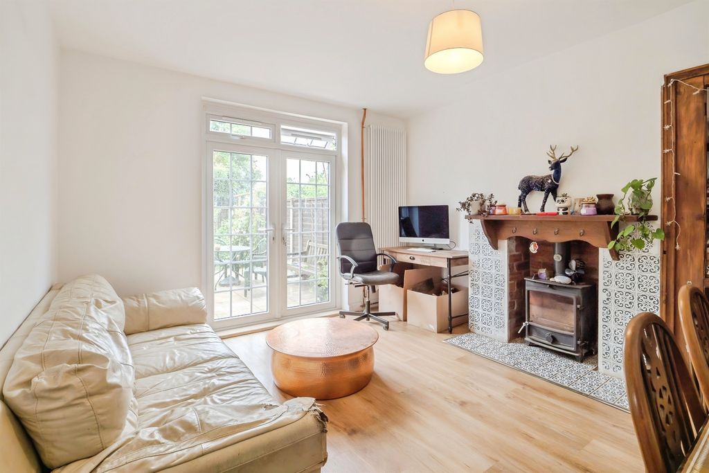 Property photo 2 of 17