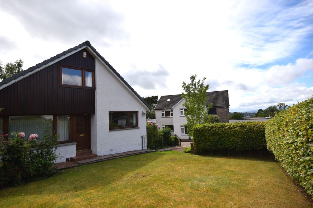 Property photo 2 of 25