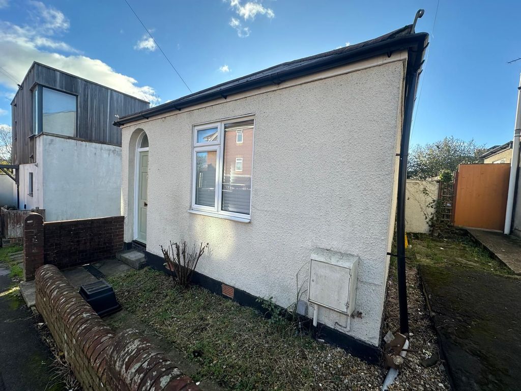 Property photo 3 of 21