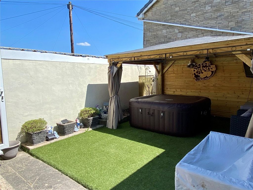 Property photo 2 of 10 Picture No. 14