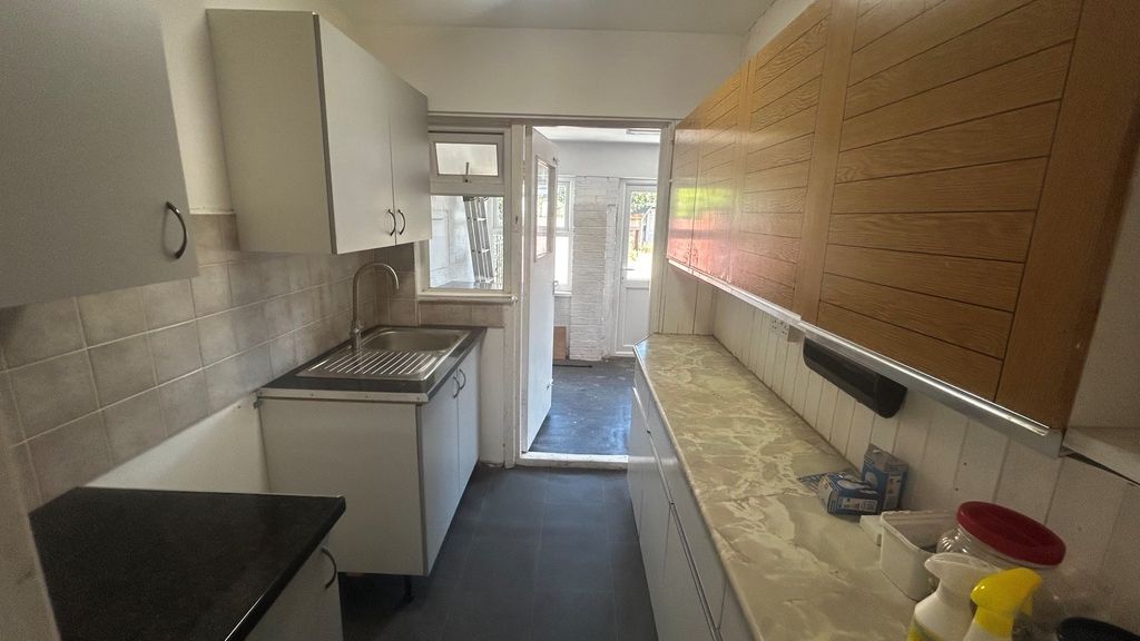 Property photo 3 of 12 11