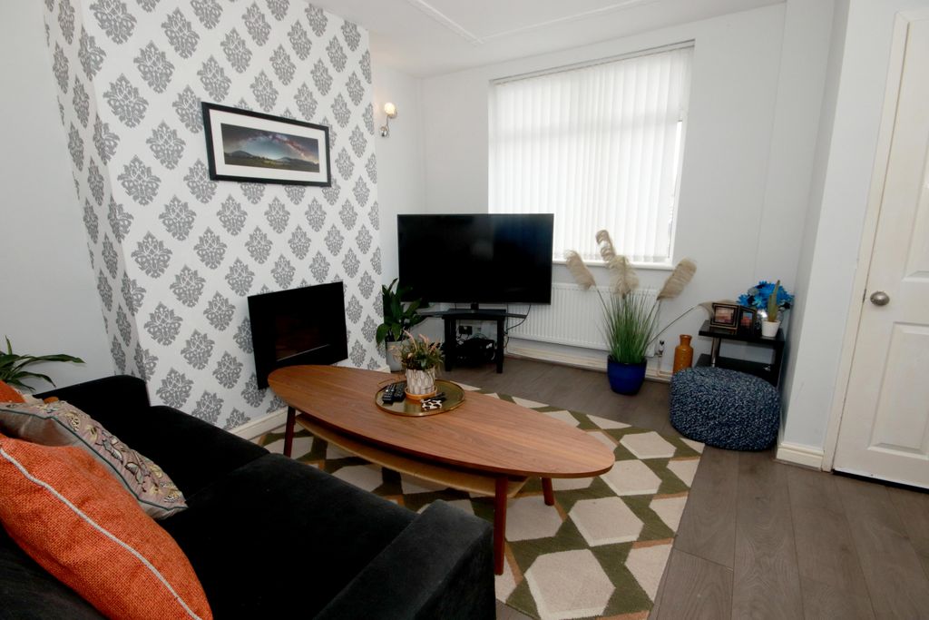 Property photo 3 of 11