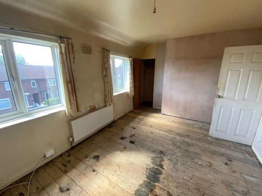 Property photo 3 of 12
