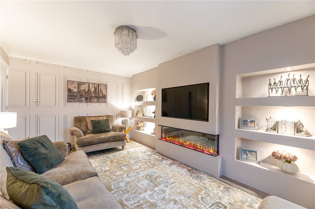 Property photo 3 of 25 Living Room