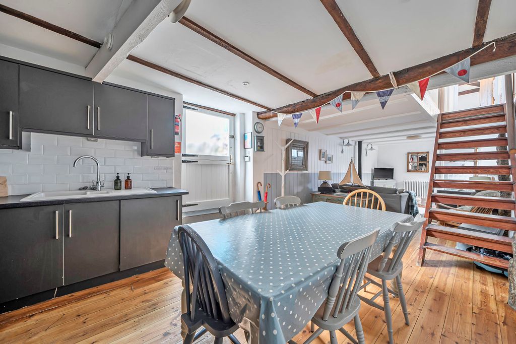 Property photo 1 of 11 Photo 1