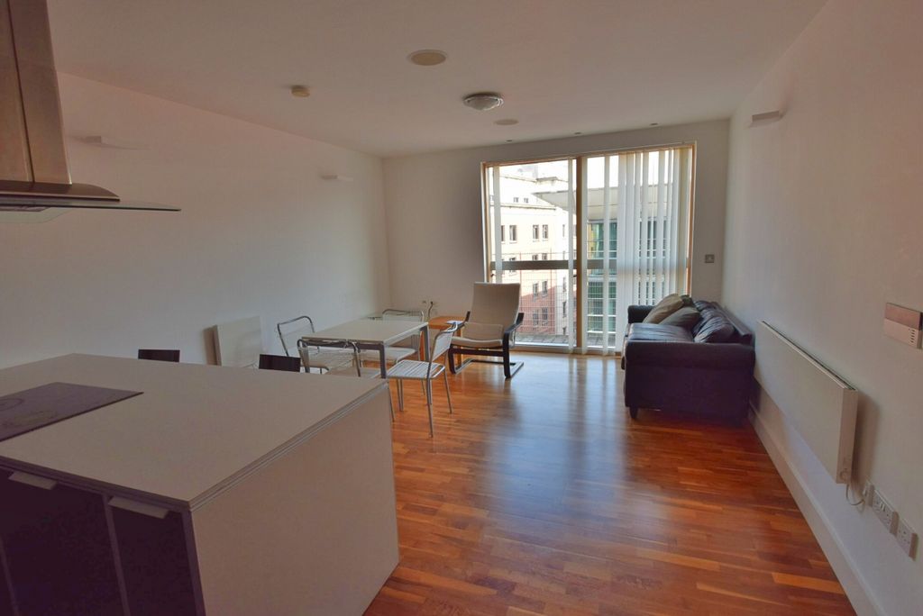 Property photo 2 of 10 Lounge