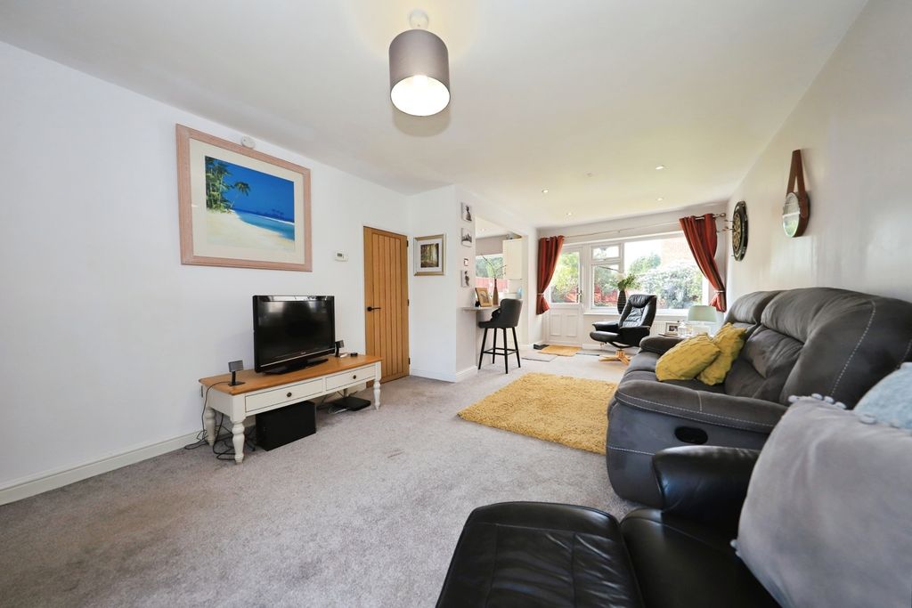 Property photo 2 of 17 Photo