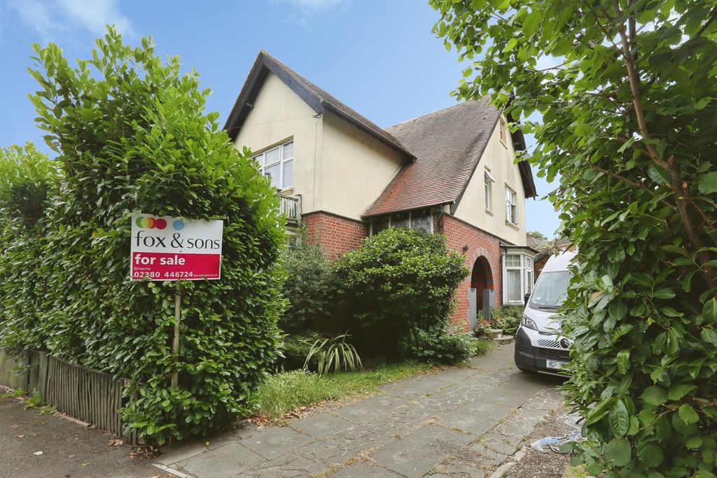 Property photo 1 of 1