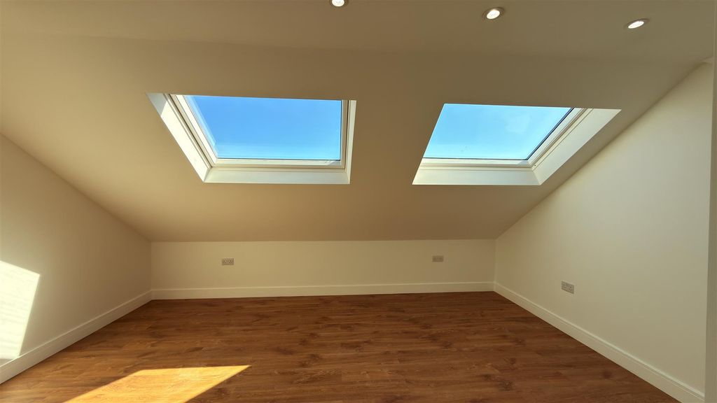 Property photo 3 of 7 Photo 06-10-2025, 12 34 00 Pm.Jpg