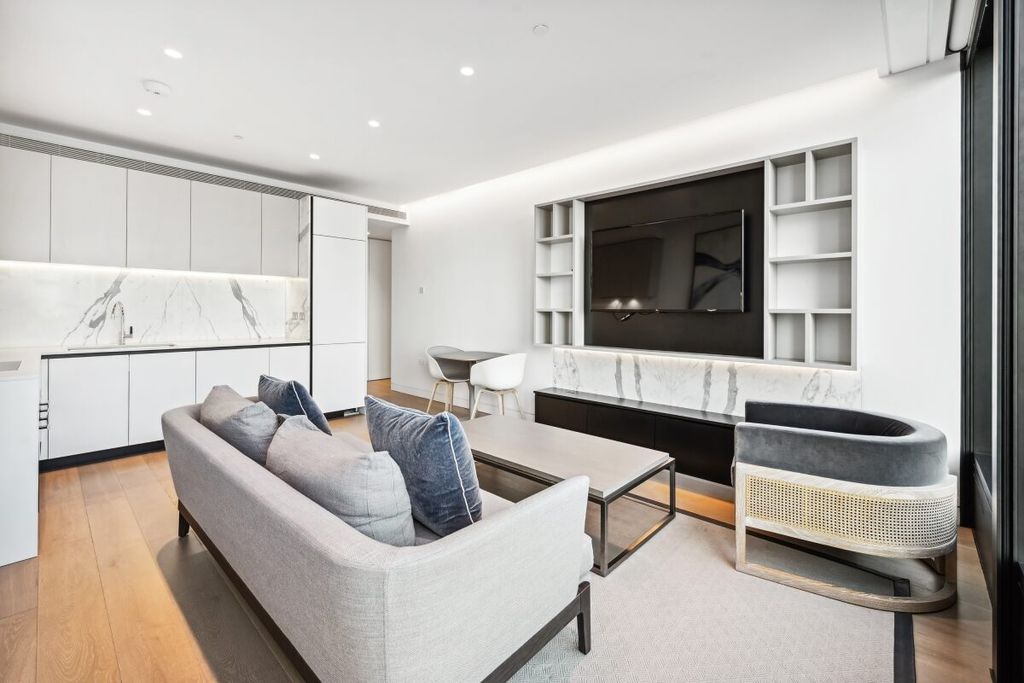 Property photo 3 of 13 Jll