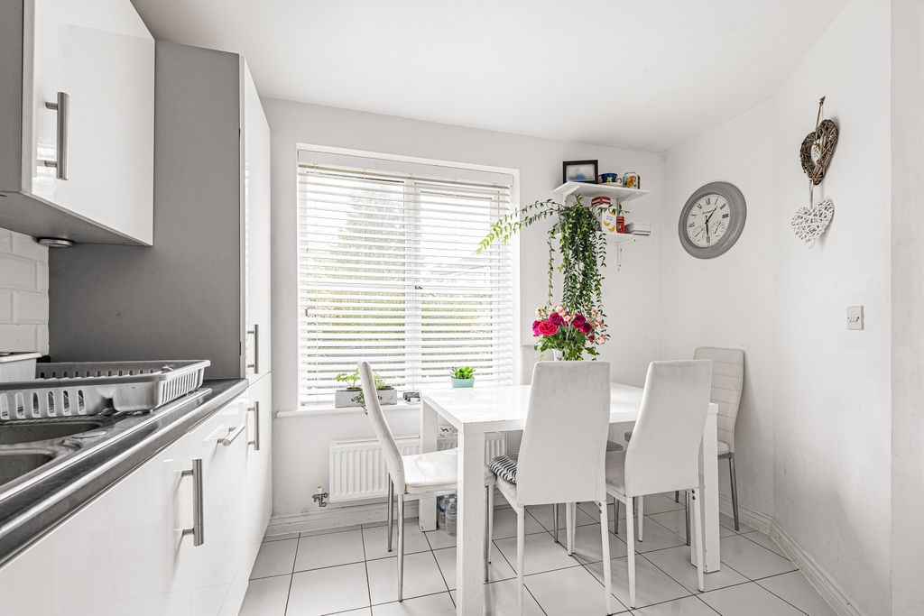 Property photo 3 of 12 3_91653