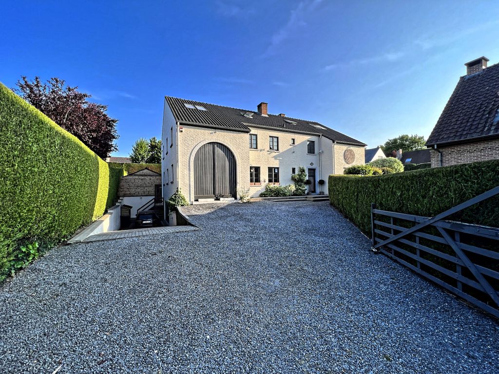 Property photo 3 of 24