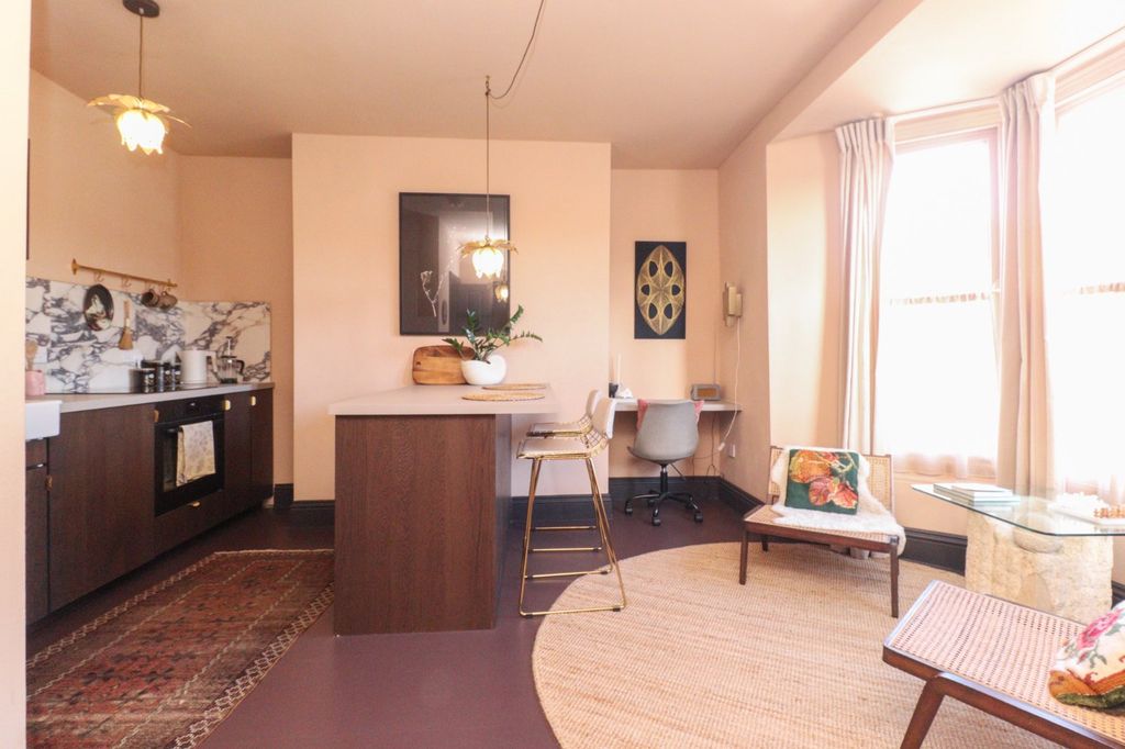 Property photo 1 of 8 Picture 1