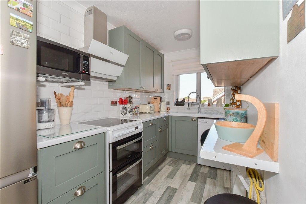 Property photo 3 of 12 Kitchen