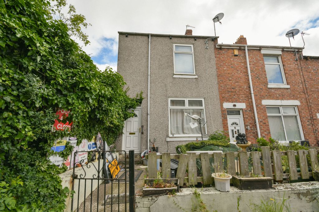 Property photo 1 of 8