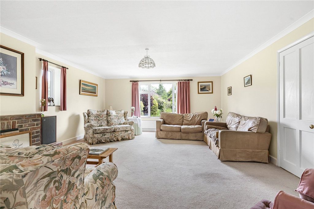 Property photo 2 of 36 Picture No. 21