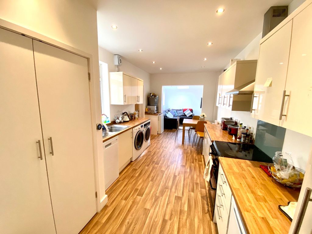 Property photo 3 of 6 Kitchen Area