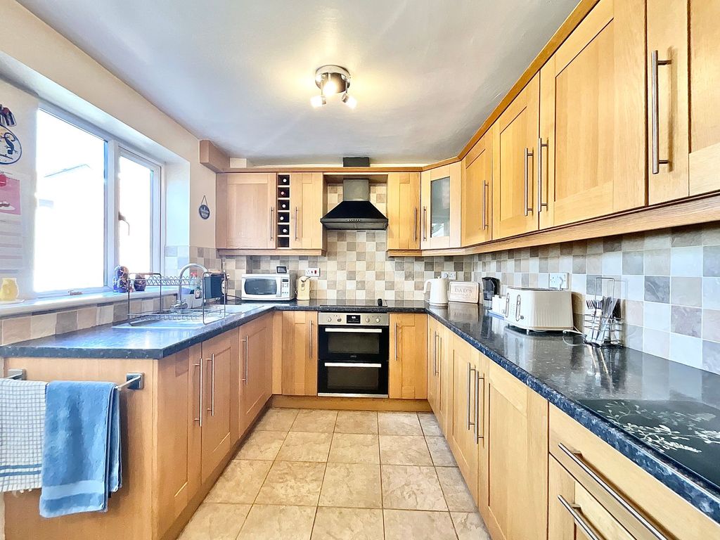Property photo 2 of 23