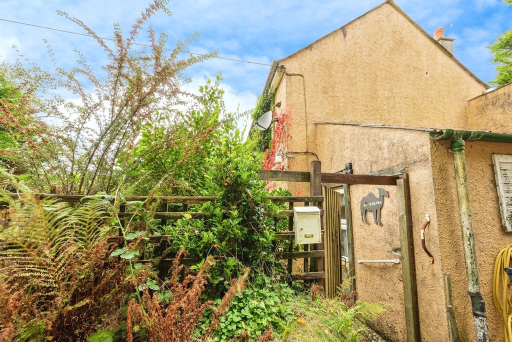 Property photo 2 of 10 Photo