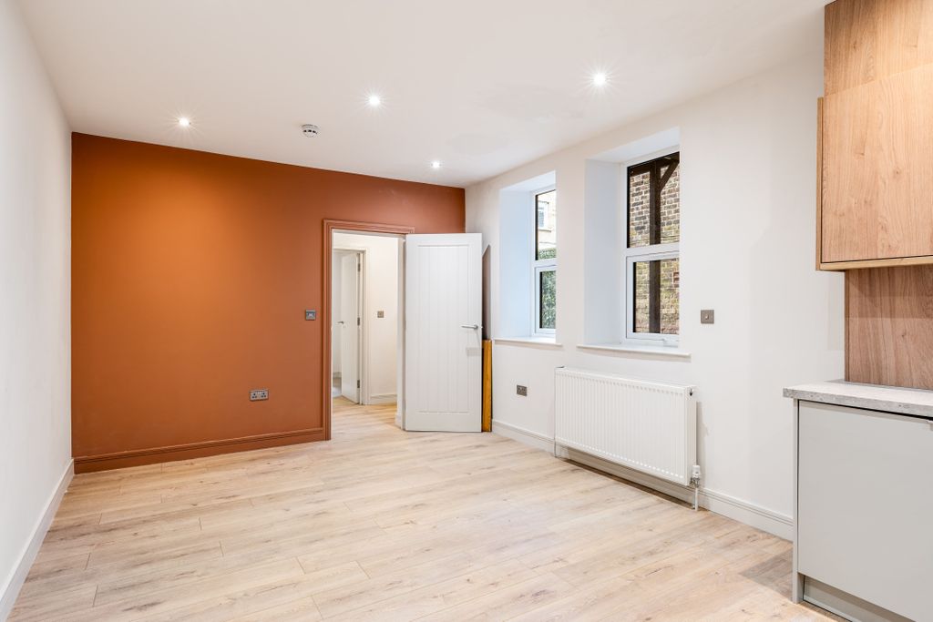 Property photo 2 of 3