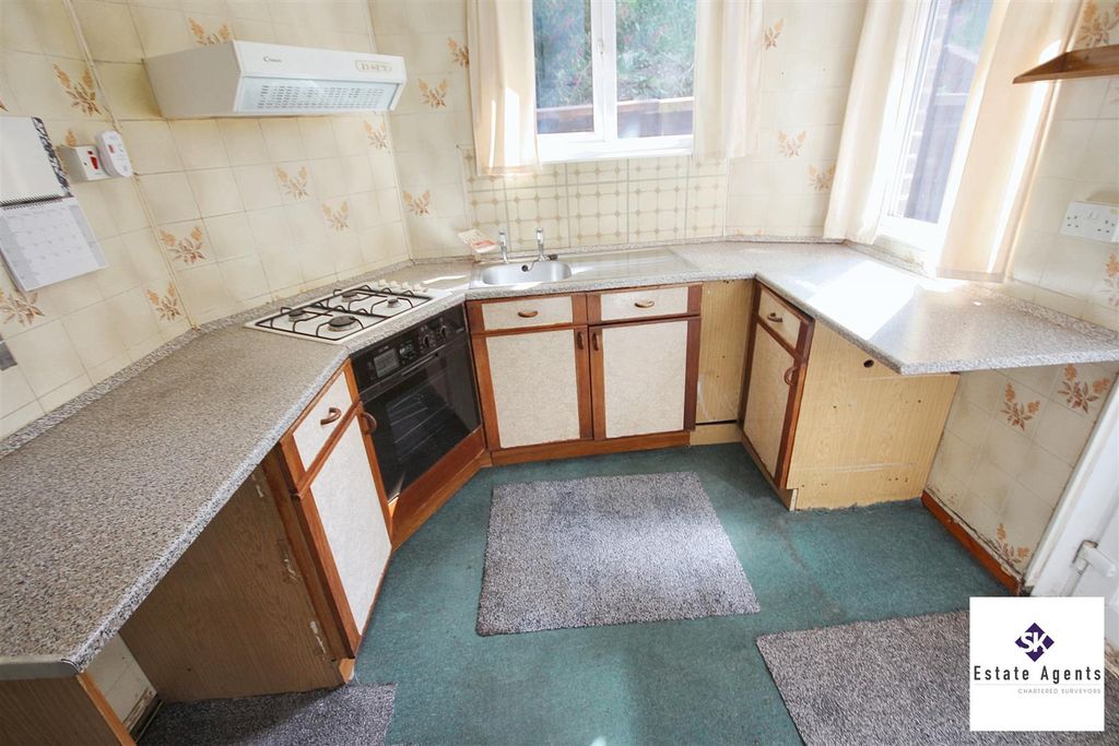 Property photo 3 of 15 Kitchen