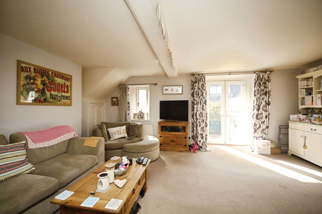 Property photo 3 of 32 Pbox-Img.Jpg