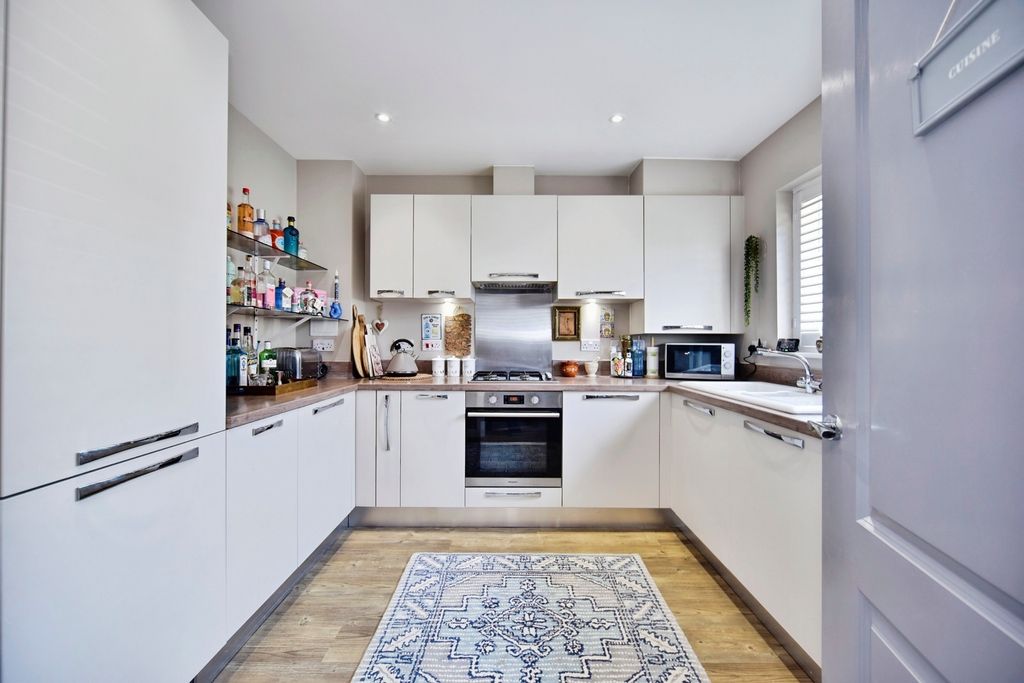 Property photo 3 of 18 Pbox-Img.Jpg