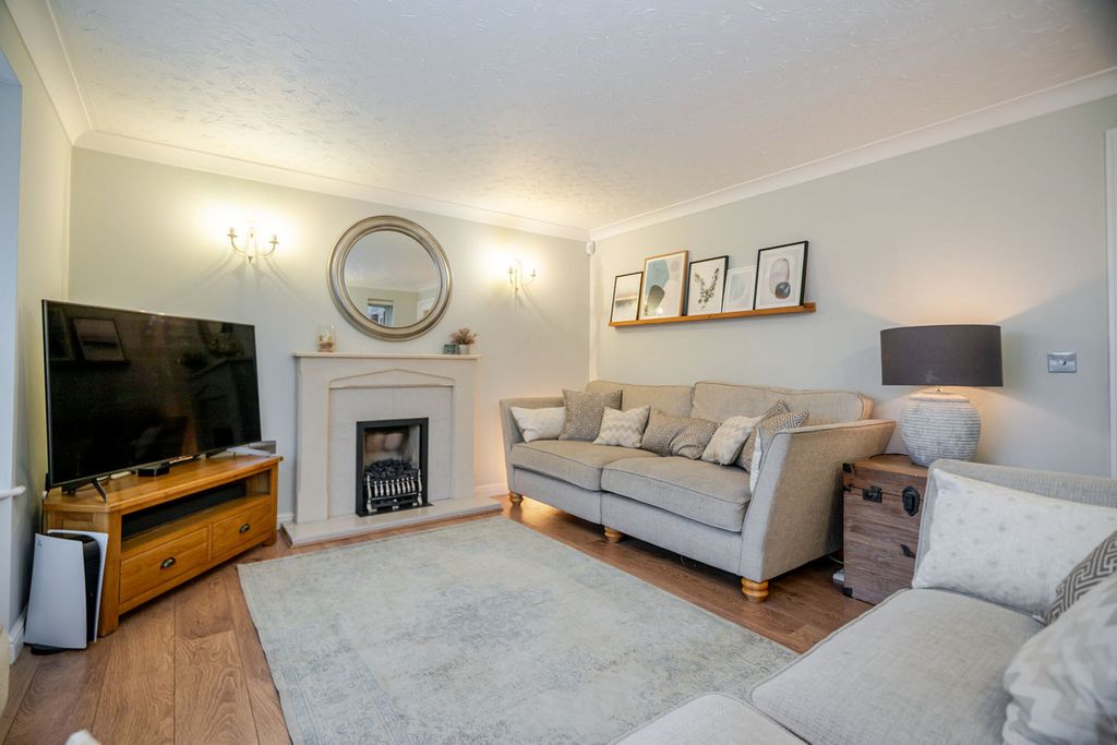 Property photo 3 of 32