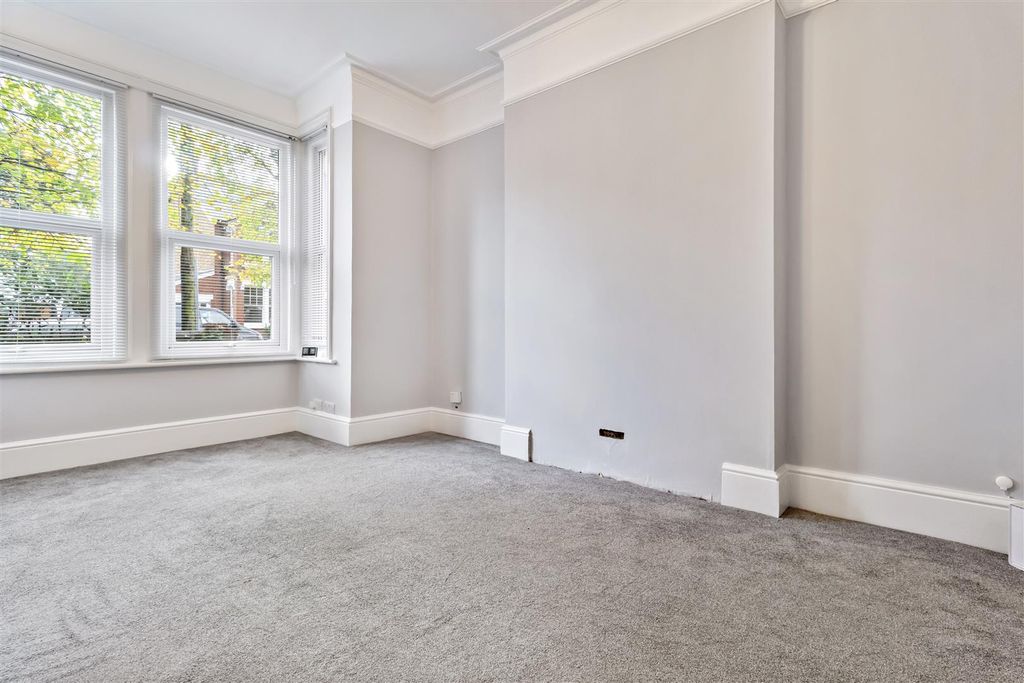 Property photo 2 of 18 28 Browning Rd-001.Jpg