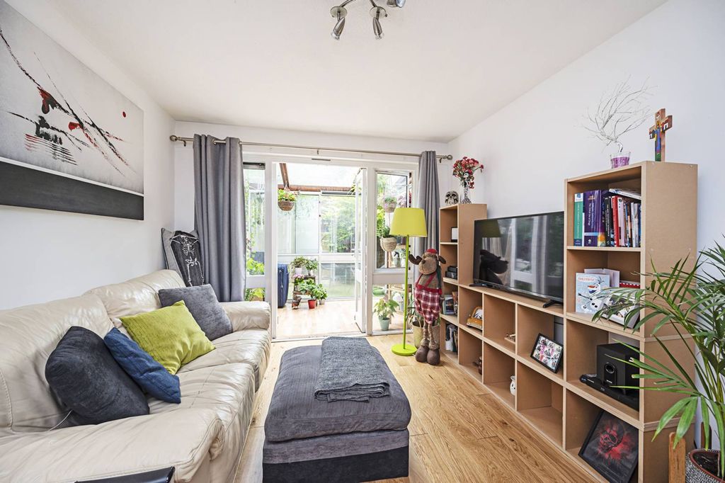 Property photo 2 of 10