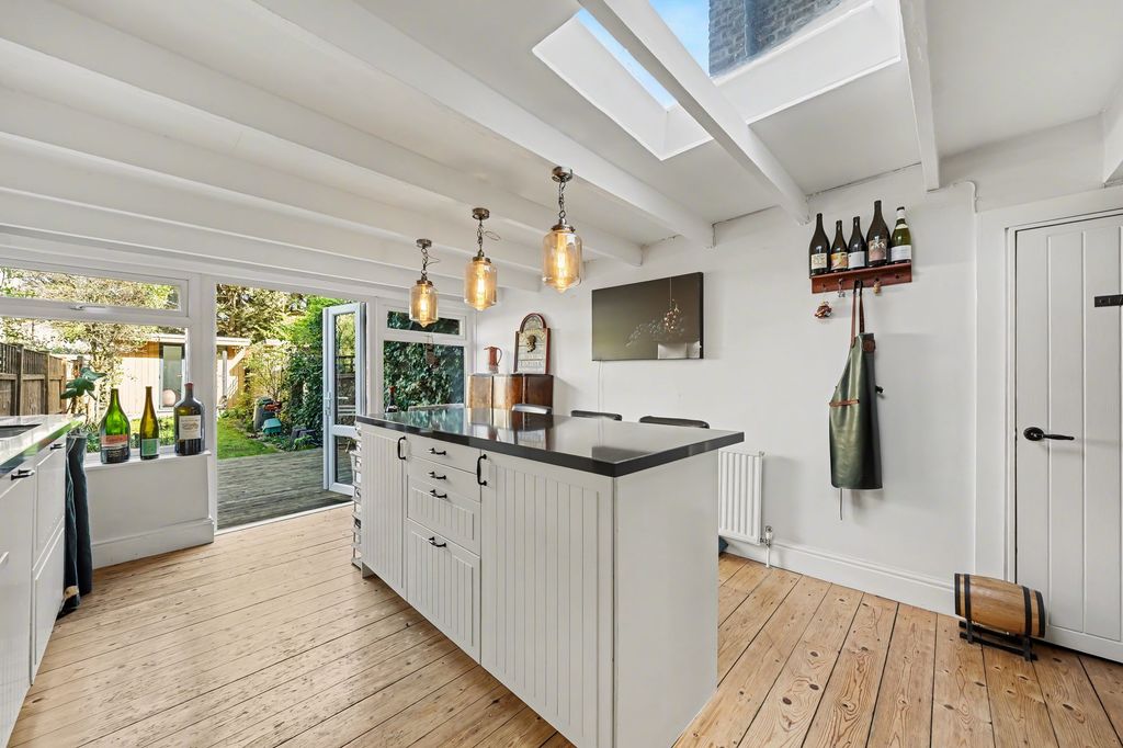 Property photo 1 of 27