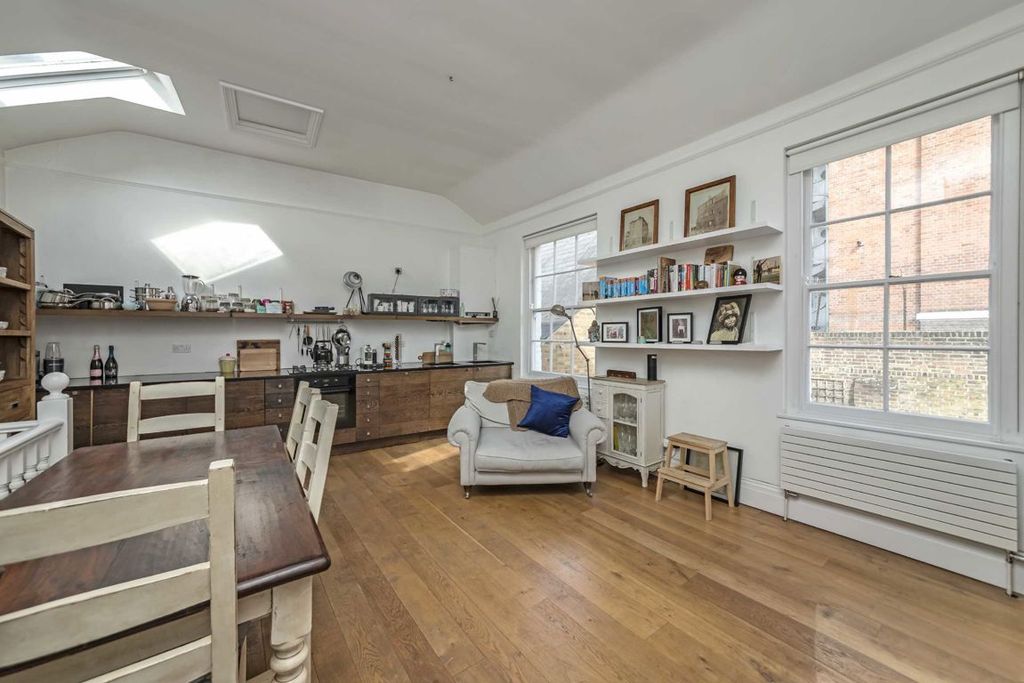 Property photo 3 of 5