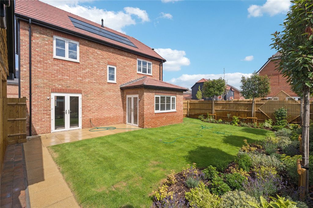 Property photo 3 of 14 Garden