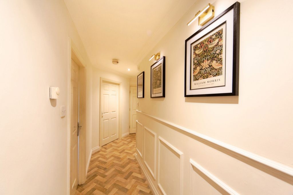 Property photo 2 of 14 Pbox-Img.Jpg