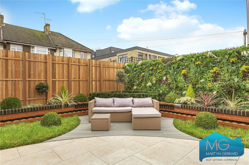 Property photo 3 of 32 Picture No. 30