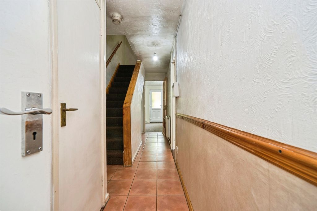 Property photo 3 of 37