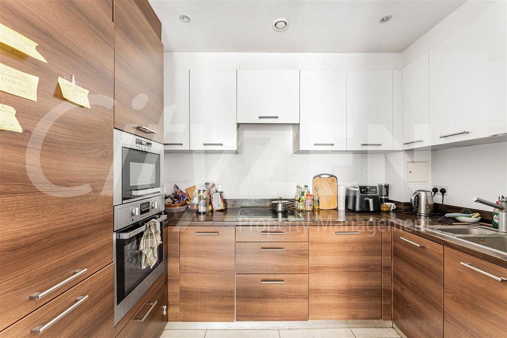 Property photo 2 of 16 Kitchen