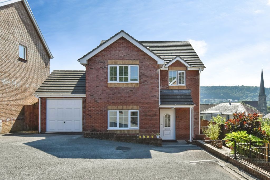 Property photo 1 of 18 Pbox-Img.Jpg