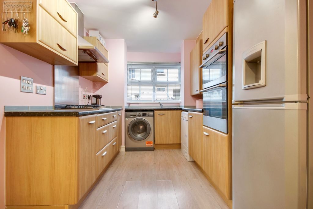 Property photo 2 of 17 Kitchen