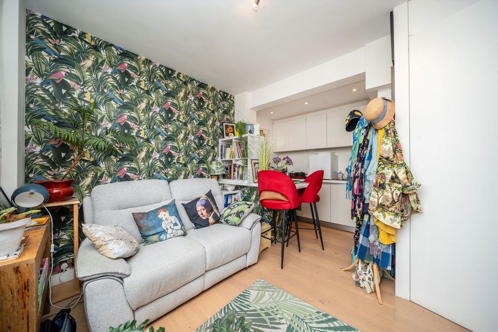 Property photo 3 of 5