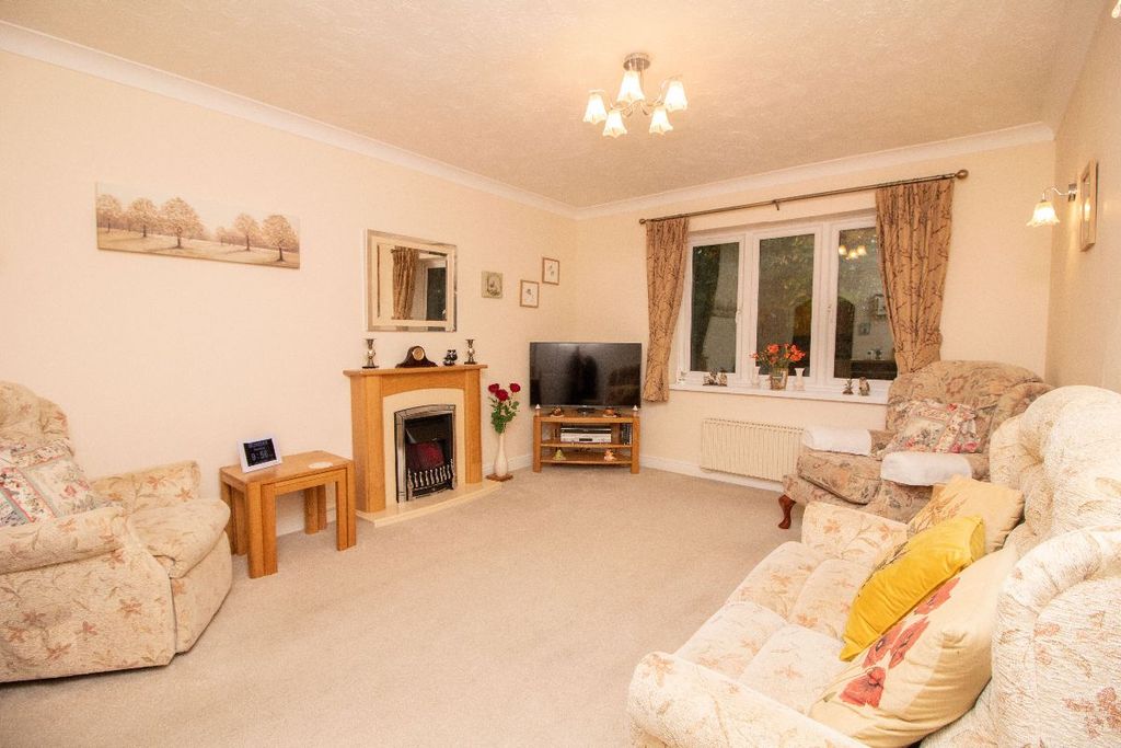 Property photo 3 of 14