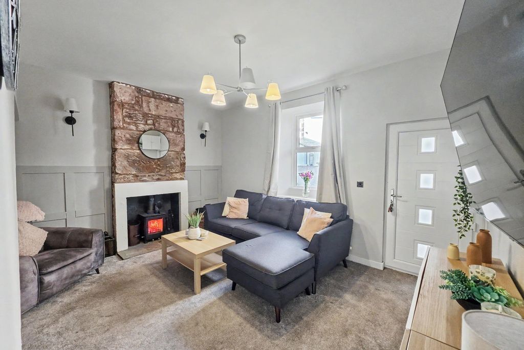 Property photo 2 of 12