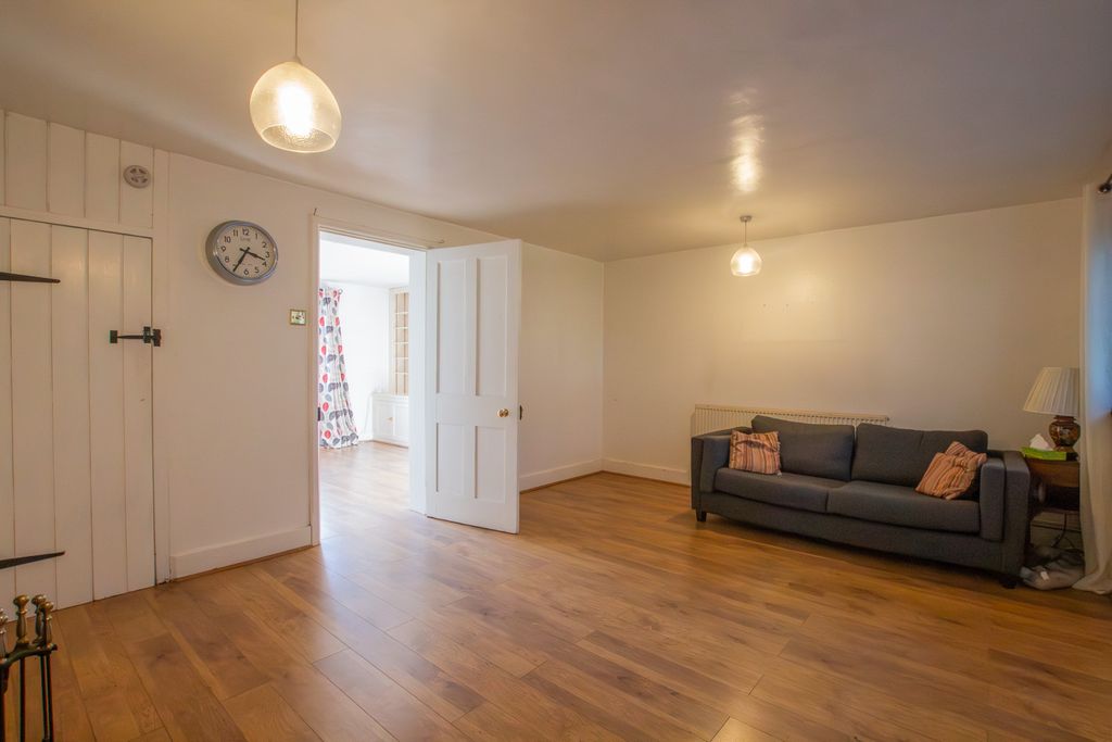 Property photo 3 of 16 Picture No. 04