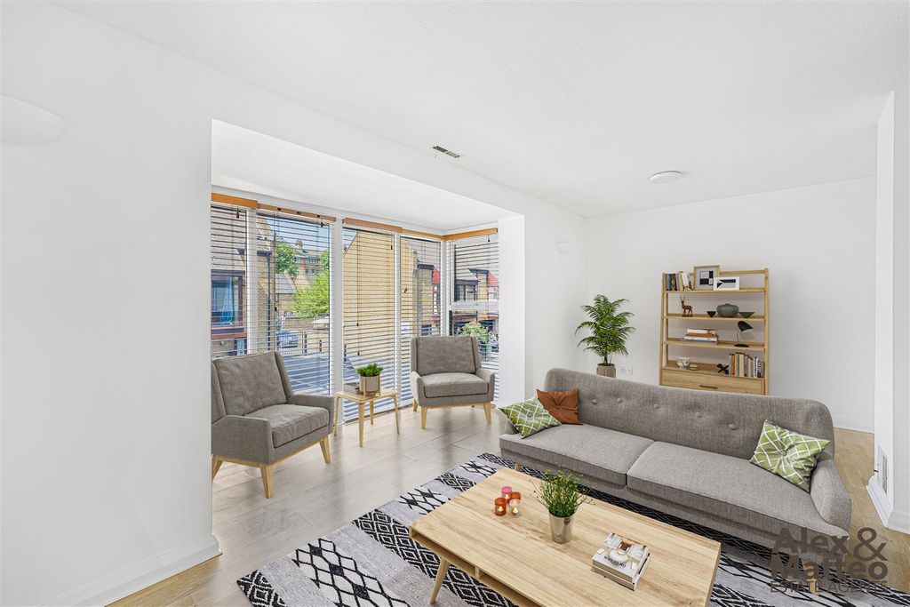 Property photo 2 of 16 Canon Beck Road